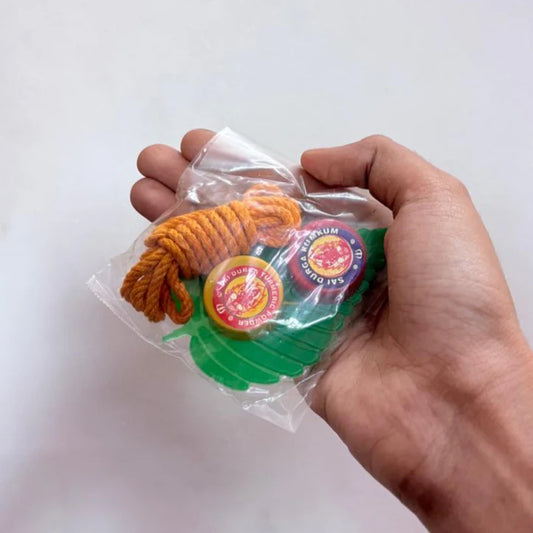 Manjal kumkum leaf with thaali kayiru